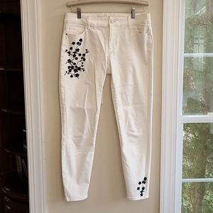 White House Black Market White Jeans w/ Embroidery